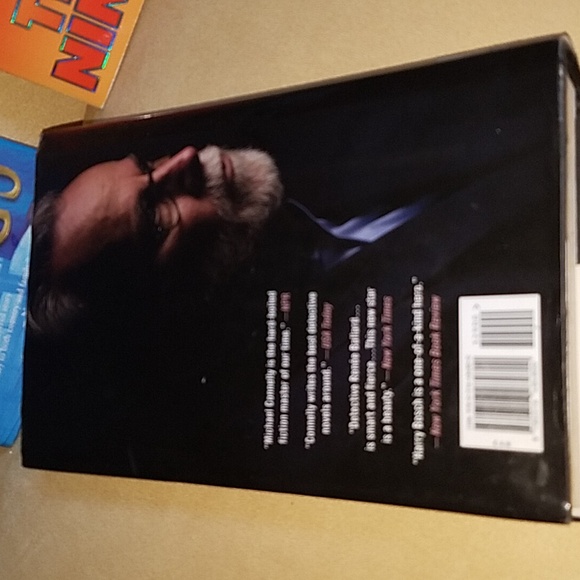 4 books Michael Connelly,Sandra Brown,Janet Evanovich, Susan Wiggs - Picture 5 of 9